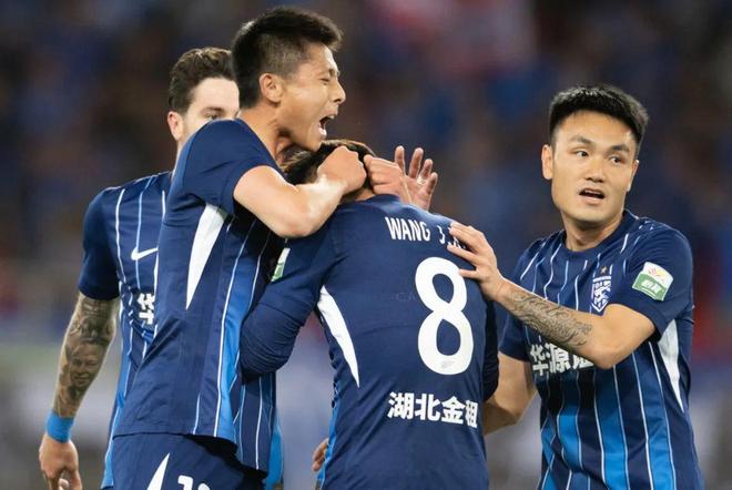 九游彩票 -亚冠今晚走向成谜，武汉三镇刷新队史纪录，更衣室稳定，身体对抗强度拉满 